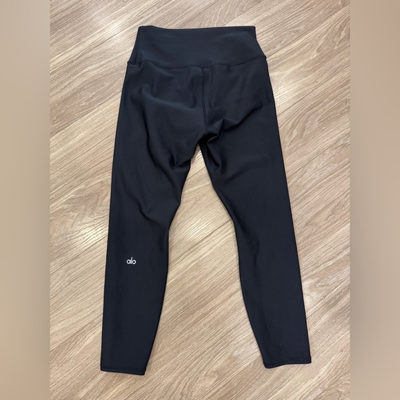 Alo Yoga ~ Airlift Black Leggings - Picture 3 of 4